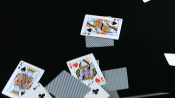 慢动作扑克牌下落
