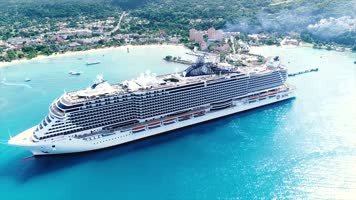 4K航拍港口码头豪华游轮