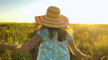 小朋友 秋天 草地 麦田 麦地 快乐童年 开心 小朋友 秋天 草地 麦田 麦地 快乐童年 开心