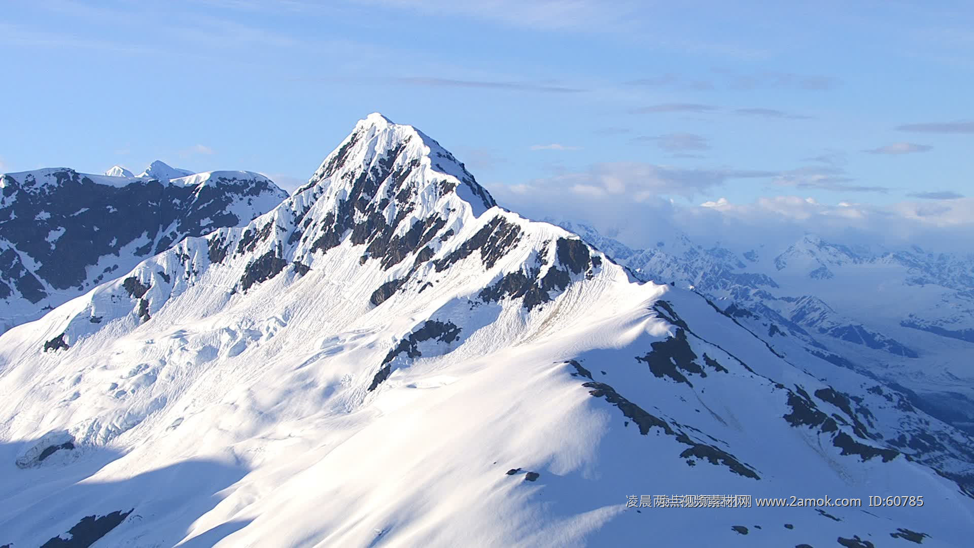 蓝天下的雪山高清图片-千叶网