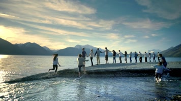 手牵手 团结 关爱 团结就是力量   手牵手 团结 关爱 团结就是力量