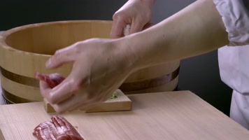 寿司刺身手工三文鱼美食日料4K视频素材