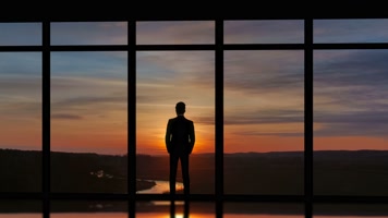 白领看窗外 公司 大气商业  白领看窗外 公司 大气商业