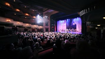 观众鼓掌 剧场 大剧院 观众 演出   观众鼓掌 剧场 大剧院 观众 演出