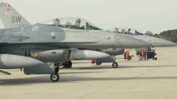 4K空军基地战斗机起飞飞行训练