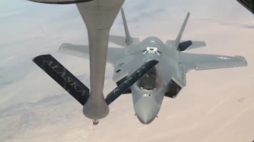 战斗机空投炸弹作战机动演练