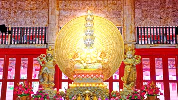 佛堂金身佛像菩萨宗教场景