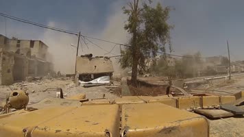 叙利亚战争政府军坦克与叛军激战实拍