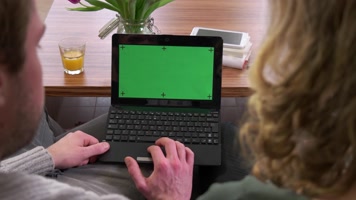 笔记本电脑绿屏 操作笔记本电脑 