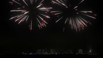 极品节日钢琴音乐烟花秀