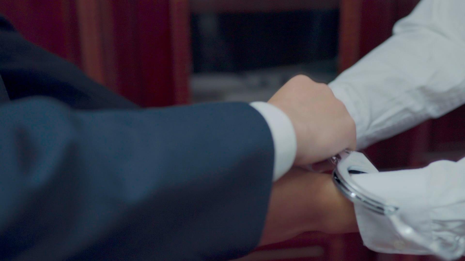 手铐监狱 手铐监狱