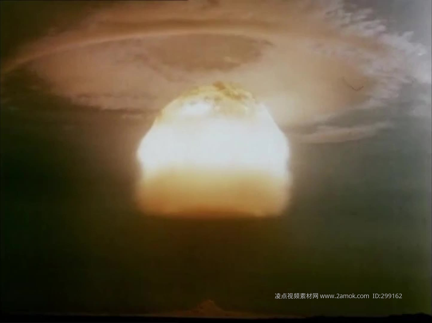 瞬间“吸干”氧气，中国“亚核武器”亮相，比原子弹更让人胆寒__凤凰网