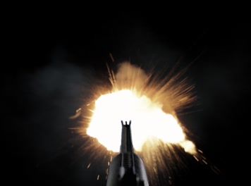 第一视角开枪 枪火 飞子弹壳