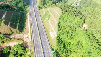 现代高速公路及周边多角度航拍4k