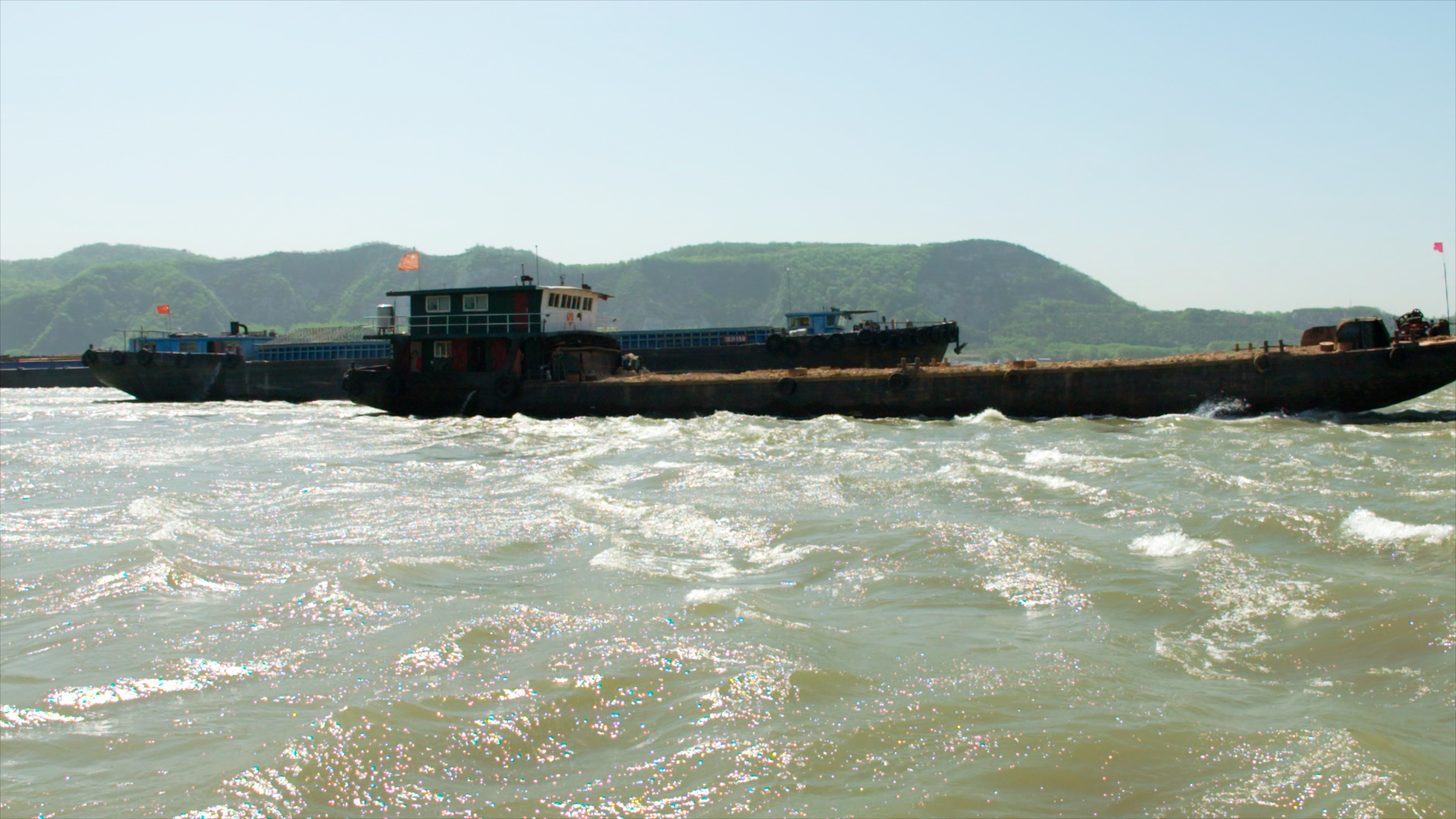 长江 长江航运 轮船 浪花 洪水 抗洪 防洪堤 风浪 南京长江 江面 波光粼粼 江心洲 八卦洲