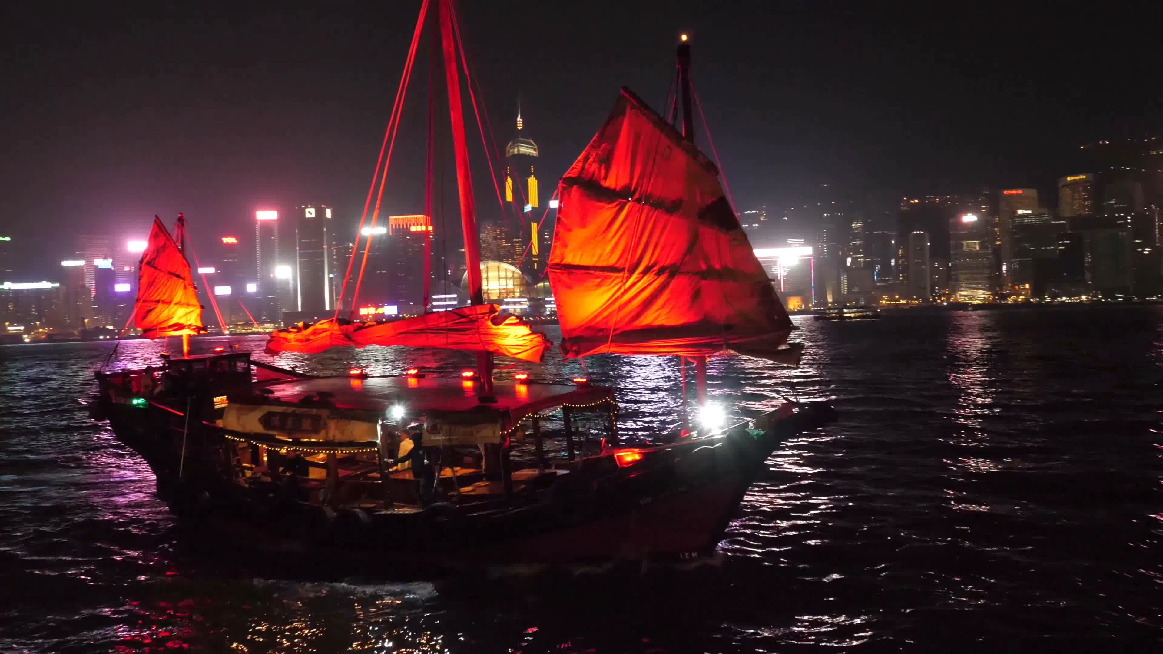 香港夜景，香港维多利亚港夜景视频素材,延时摄影视频素材下载,高清3840X2160视频素材下载,凌点视频素材网,编号:343579