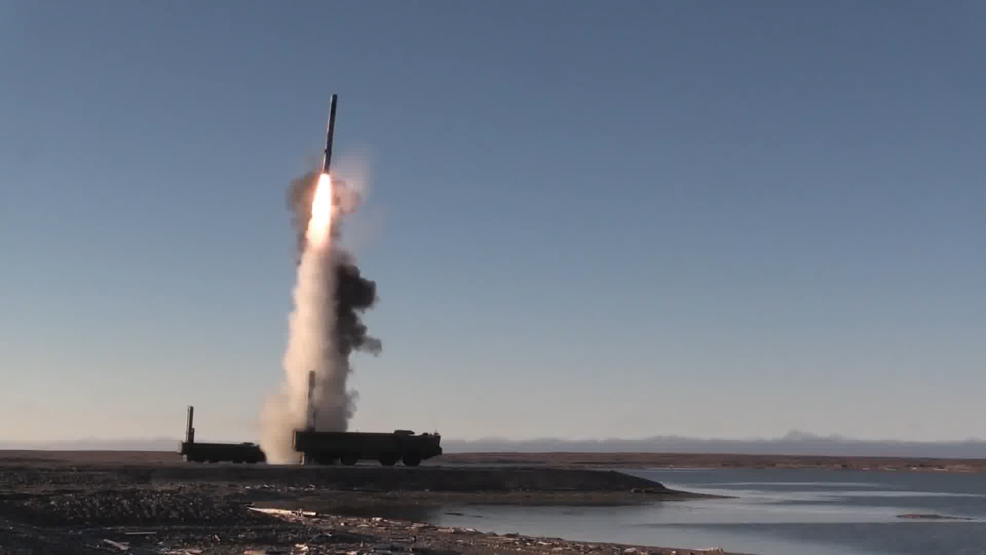 导弹发射车,导弹车发射导弹 导弹发射车,导弹车发射导弹