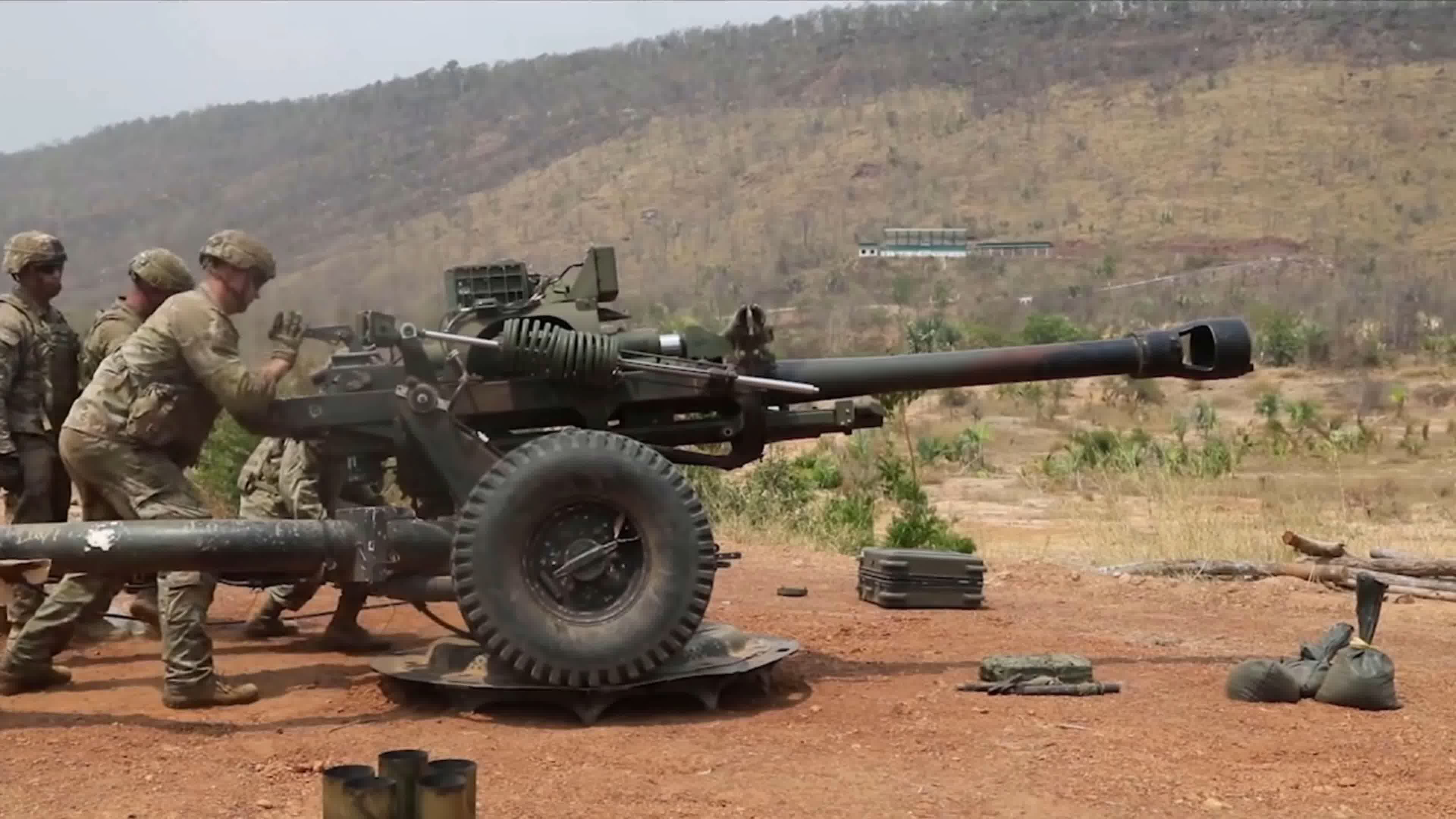 军事实拍,火炮打击,炮兵打炮 军事实拍,火炮打击,炮兵打炮