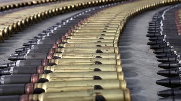 炮弹,一排炮弹,很多炮弹 炮弹,一排炮弹,很多炮弹