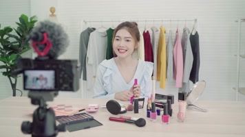 线上带货，网红主播