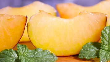 黑皮黄肉黑布林