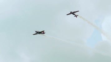 螺旋桨飞机飞行表演