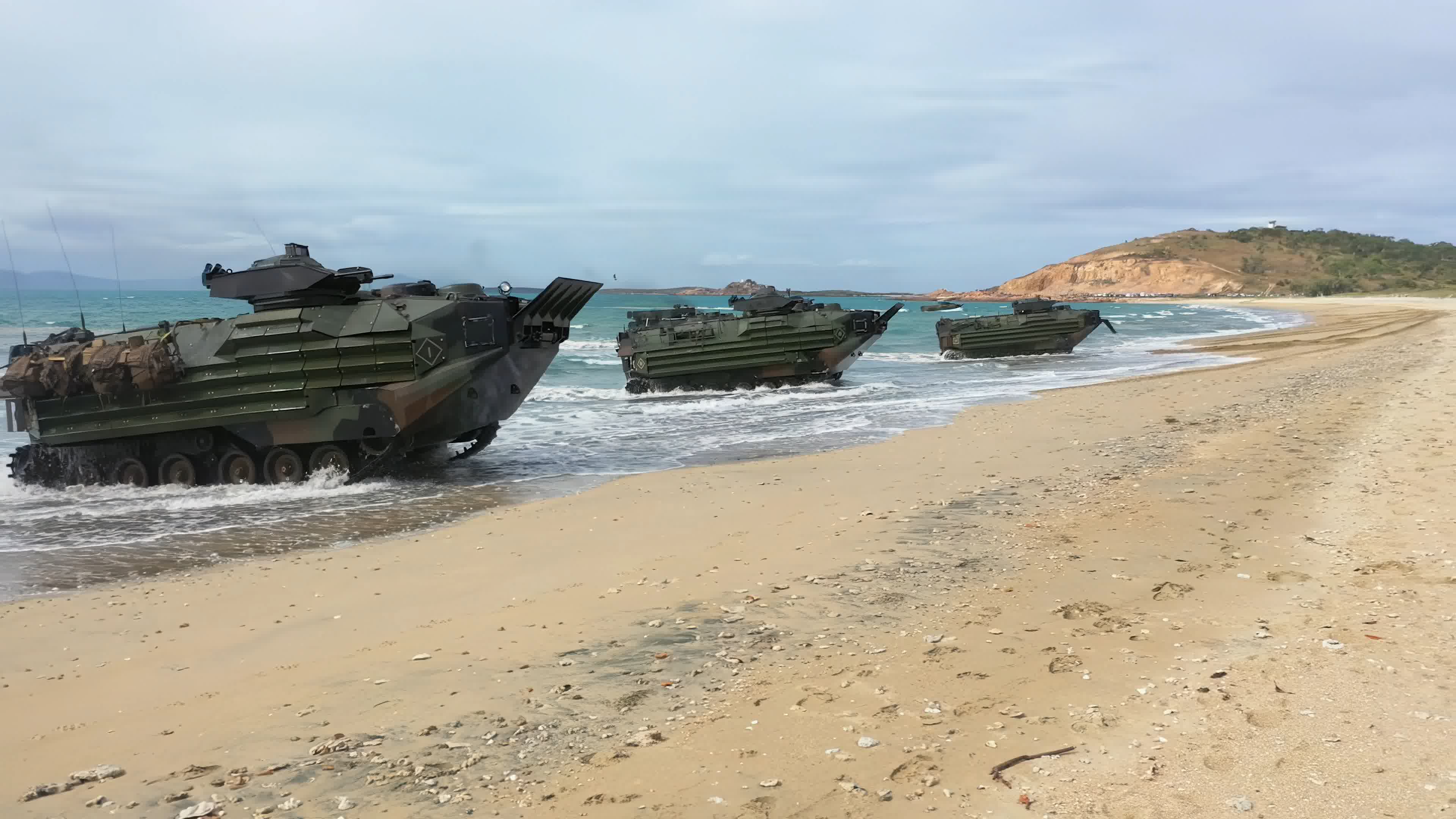 军事实拍，两栖登陆，登陆作战