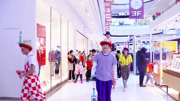 高端商场品牌门店金饰名车名表人气爆满