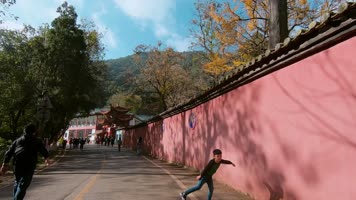 昆明西山红墙云楼寺院
