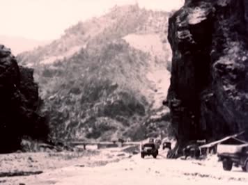 50年代抗美援朝-汽车运输线