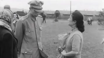 1950年朝鲜战争美国民众撤退军队前往韩国