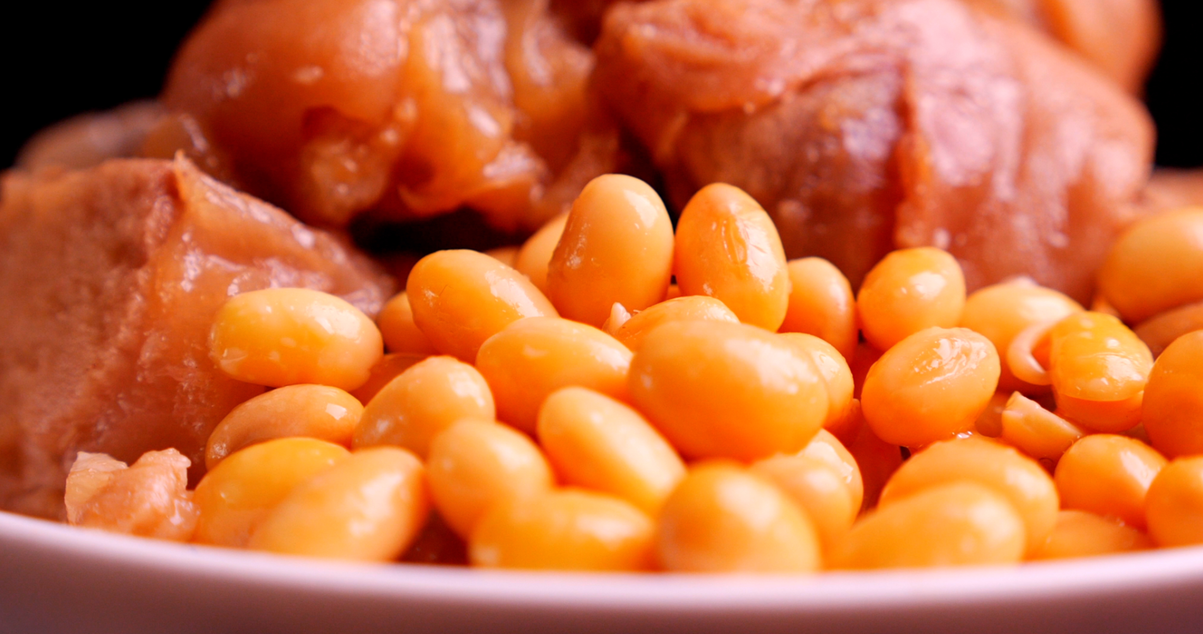 猪蹄-卤制猪蹄-黄豆炖猪蹄-黄豆卤猪手