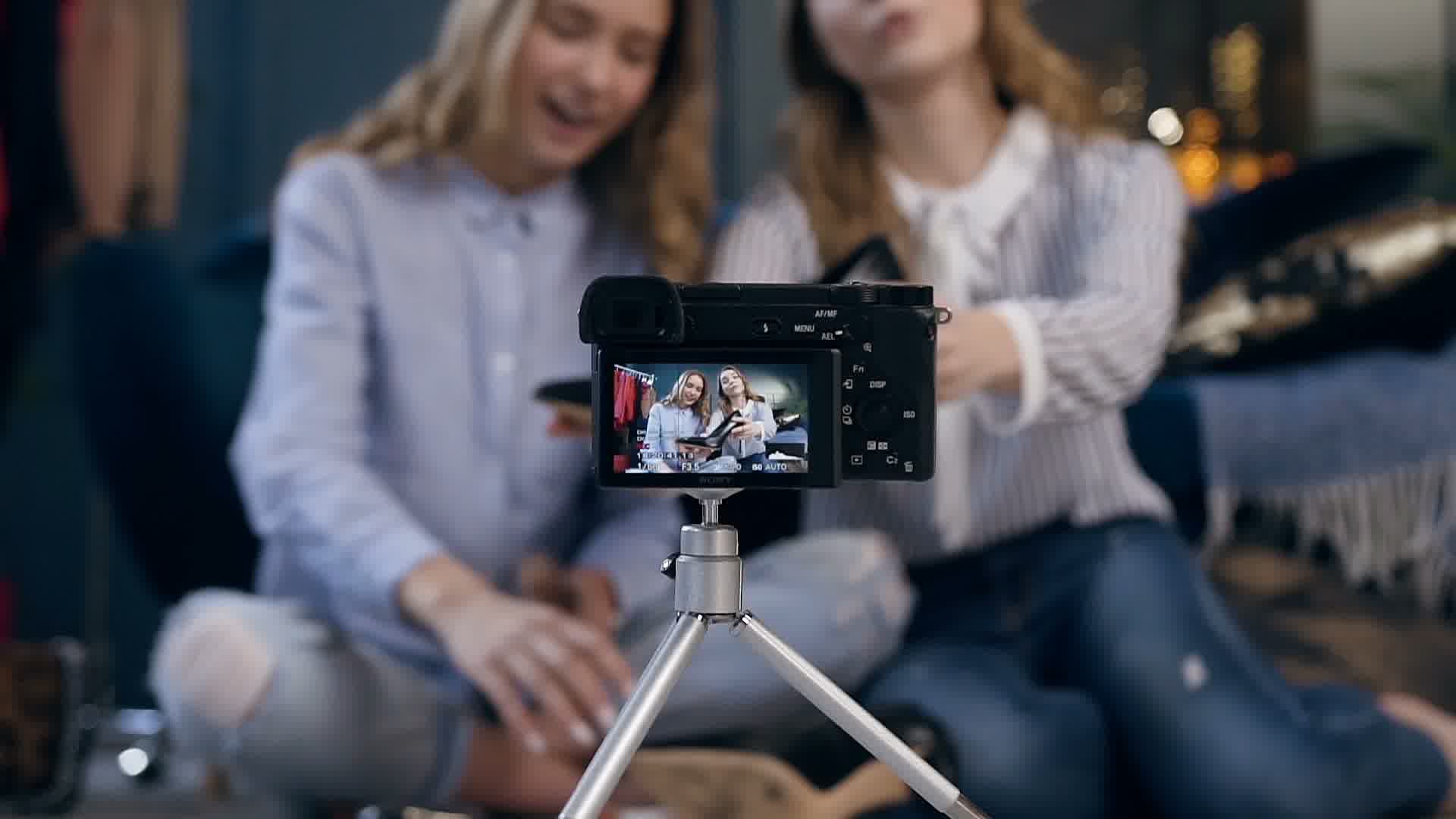 网红直播，镜头前录制，网红带货