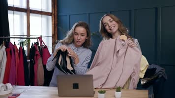 网红直播，镜头前录制，网红带货