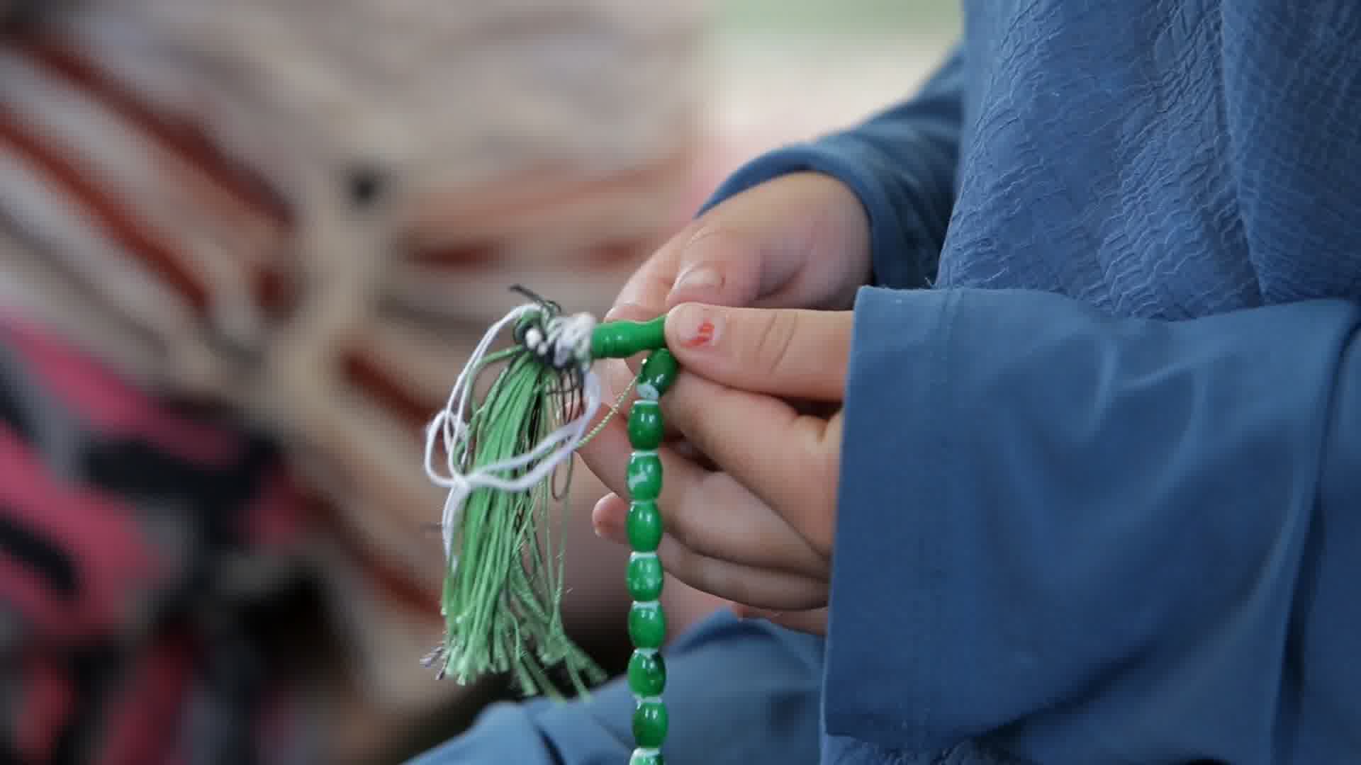 伊斯兰教清真寺，穆斯林虔诚祈祷