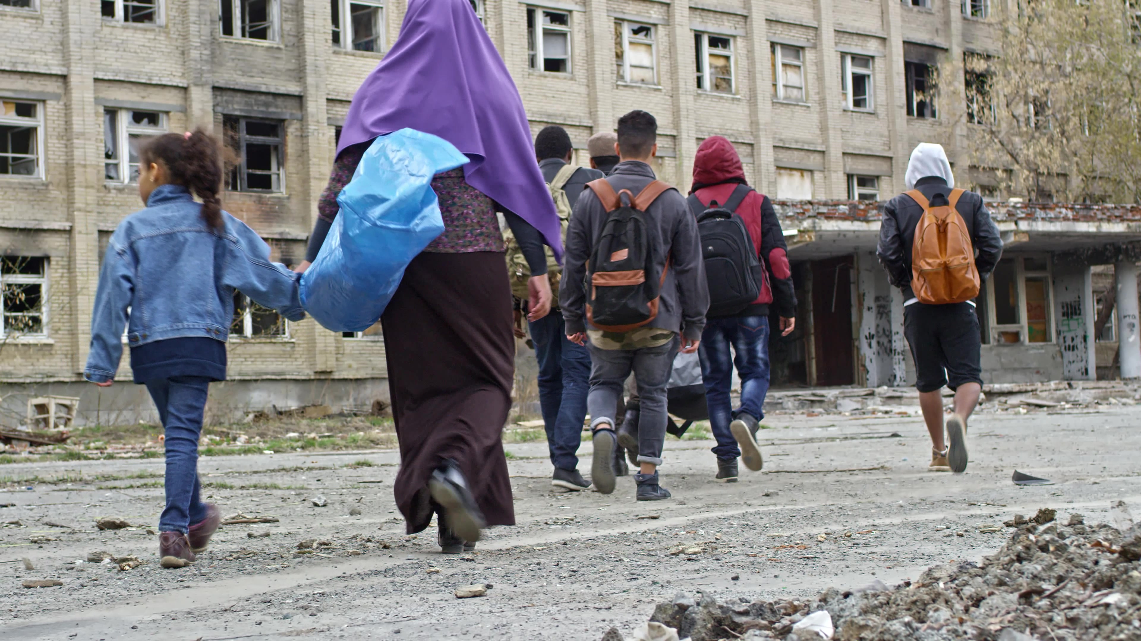 人道主义，反战人权，难民逃离家园救济