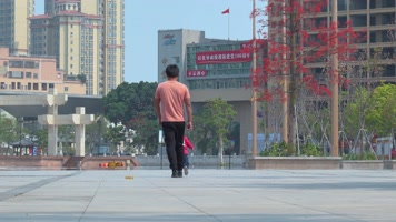 4k东莞中堂镇文化广场休闲生活的市民孩童 4k东莞中堂镇文化广场休闲生活的市民孩童