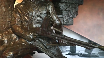 战争雕塑枪战勇士