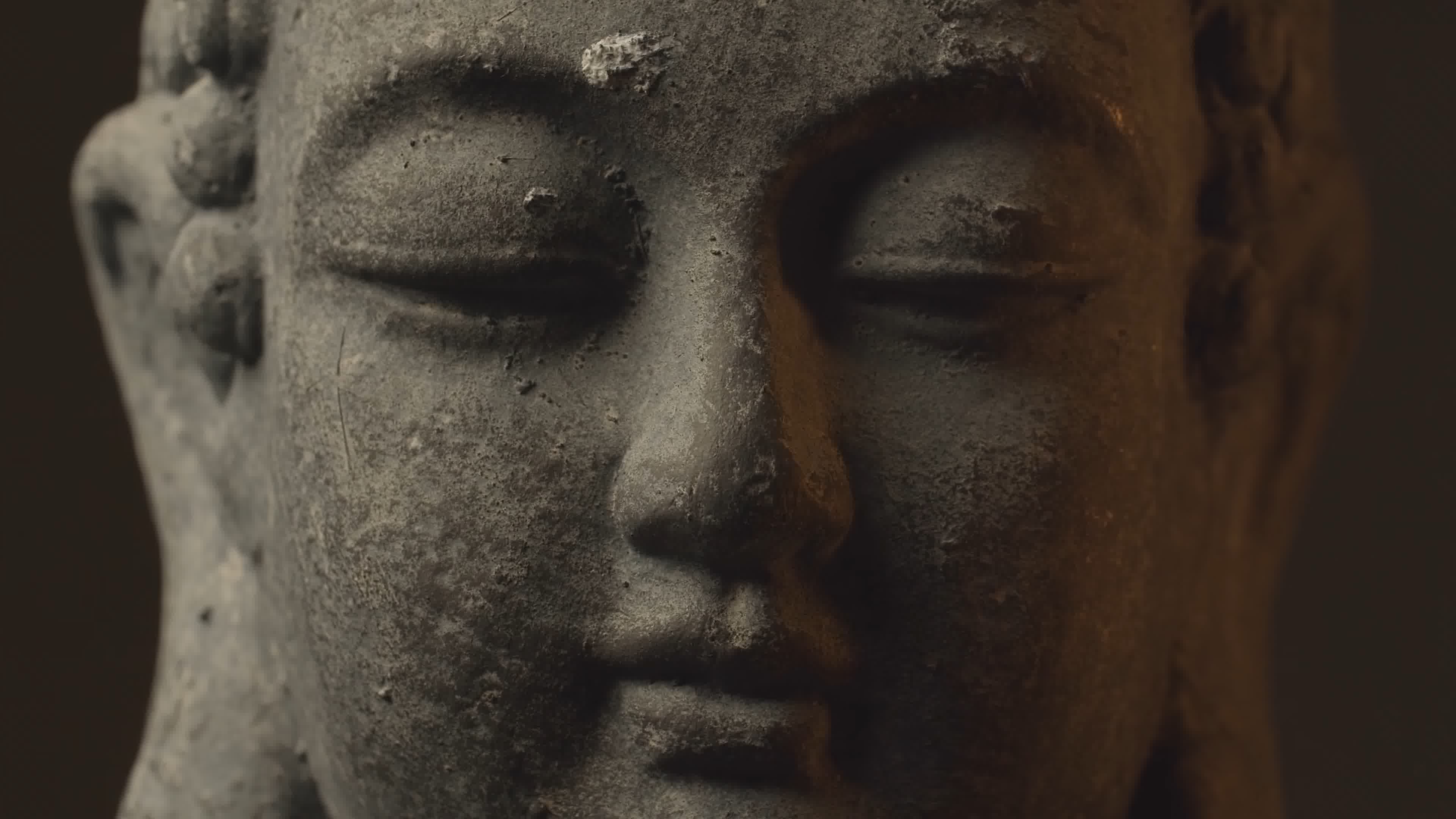 佛教佛像，庄严肃穆