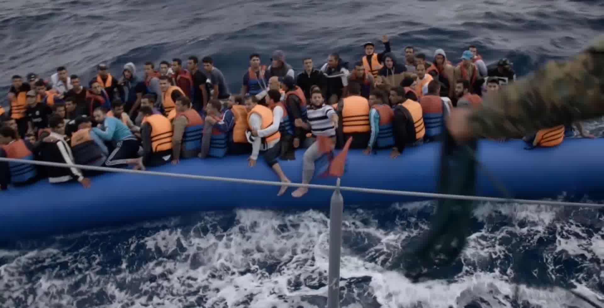 人道主义，反战人权，难民偷渡救援船