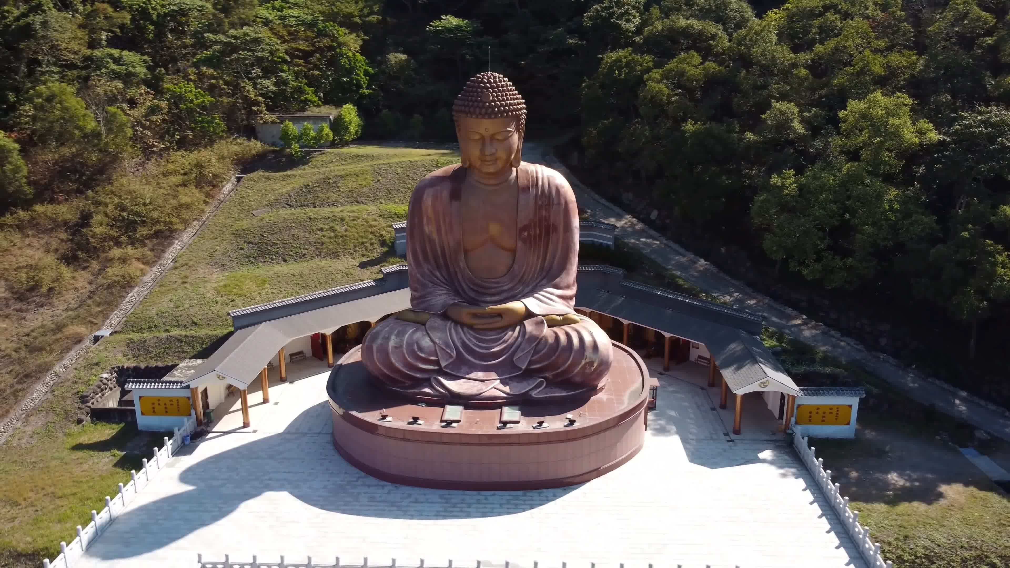 航拍大佛，航拍佛像，户外大佛