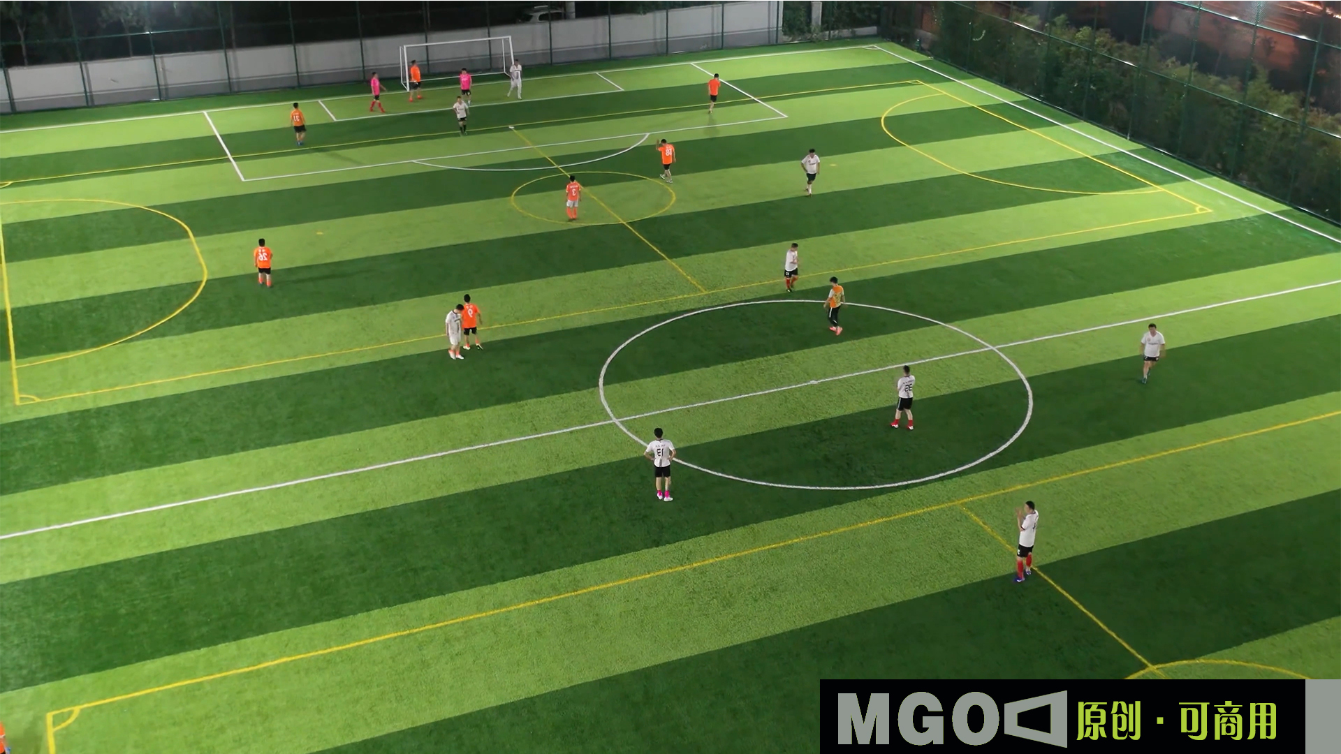 【4K】夜景航拍，业余足球，足球场