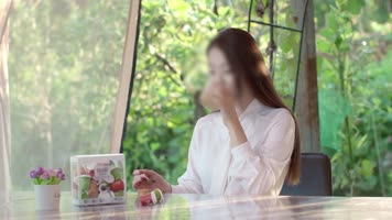 咖啡检验美女喝客商订货