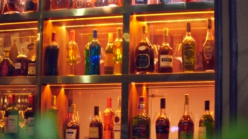 灯红酒绿酒吧餐厅清吧酒馆4k视频素材