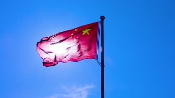 士兵走向战场剪影