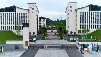 学生升旗仪式航拍