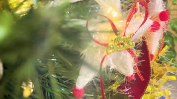 【商用版权】4K实拍圣诞节装饰圣诞树