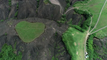飞天山心形石航拍