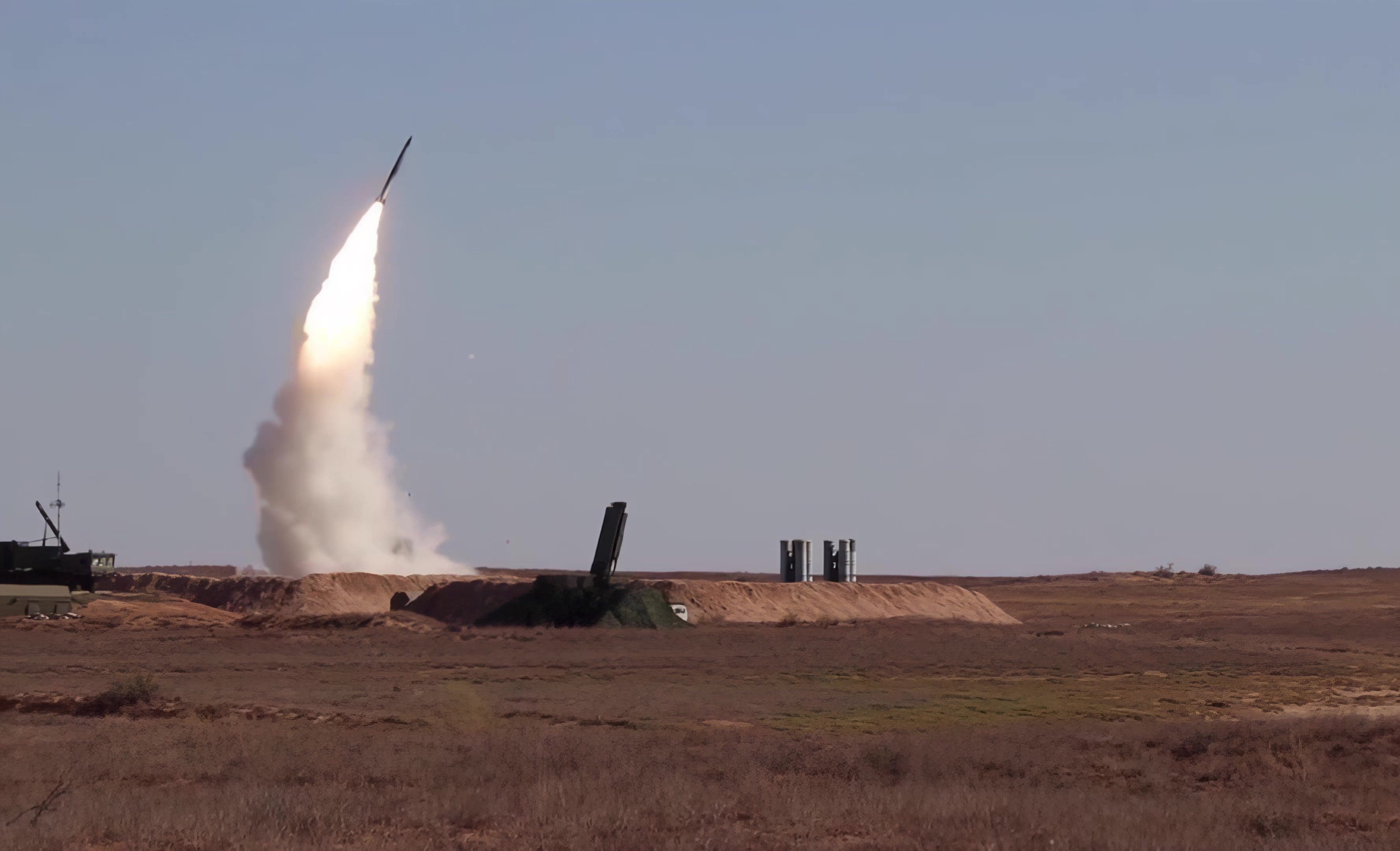 导弹发射车,导弹车发射导弹 导弹发射车,导弹车发射导弹