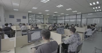 2K大学生金融实训室上课